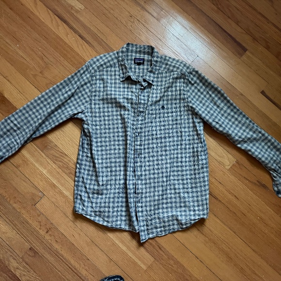 Men’s Large Organic Cotton Patagonia Button Up - Picture 1 of 3